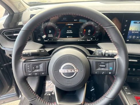 Used 2025 Nissan Kicks SR image 11