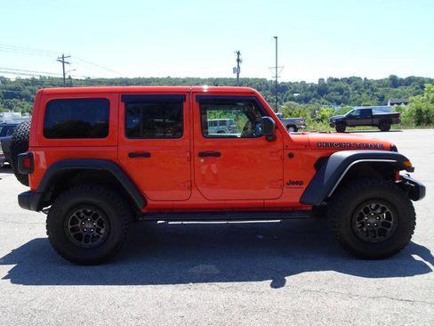 Used 2023 Jeep Wrangler Unlimited Sport AWD/4WD image 5