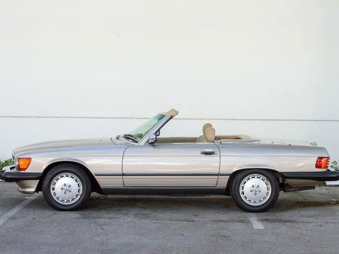 Used 1989 Mercedes-Benz 560 SL image 5