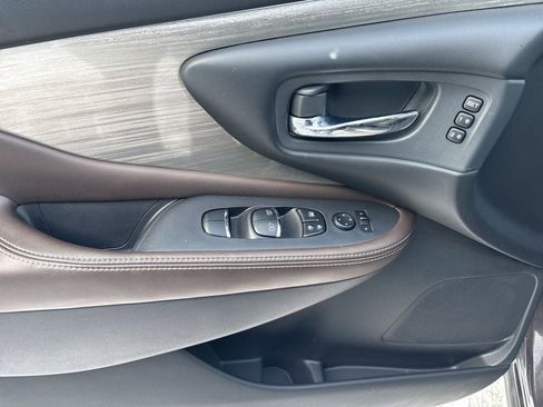 Used 2018 Nissan Murano SL w/ Moonroof Package image 11