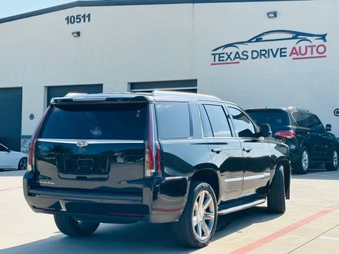 Used 2018 Cadillac Escalade 4WD image 11