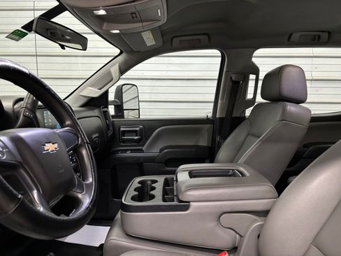 Used 2019 Chevrolet Silverado 2500 W/T AWD/4WD image 19