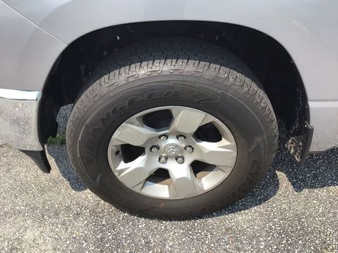 Used 2022 RAM 1500 Big Horn AWD/4WD image 18