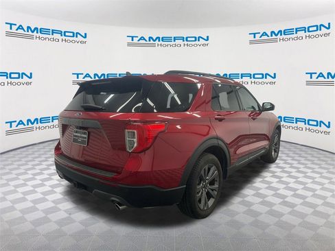 Used 2023 Ford Explorer XLT w/ Equipment Group 202A image 5