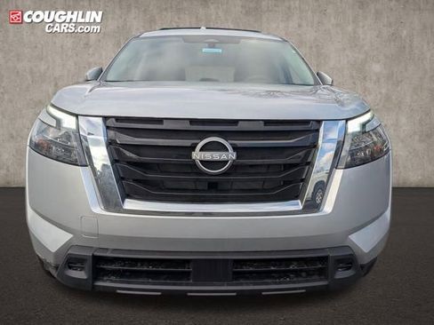 New 2025 Nissan Pathfinder SV image 2