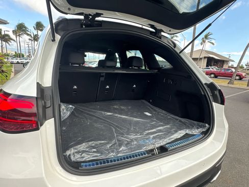 Used 2026 Mercedes-Benz GLC 300 image 8