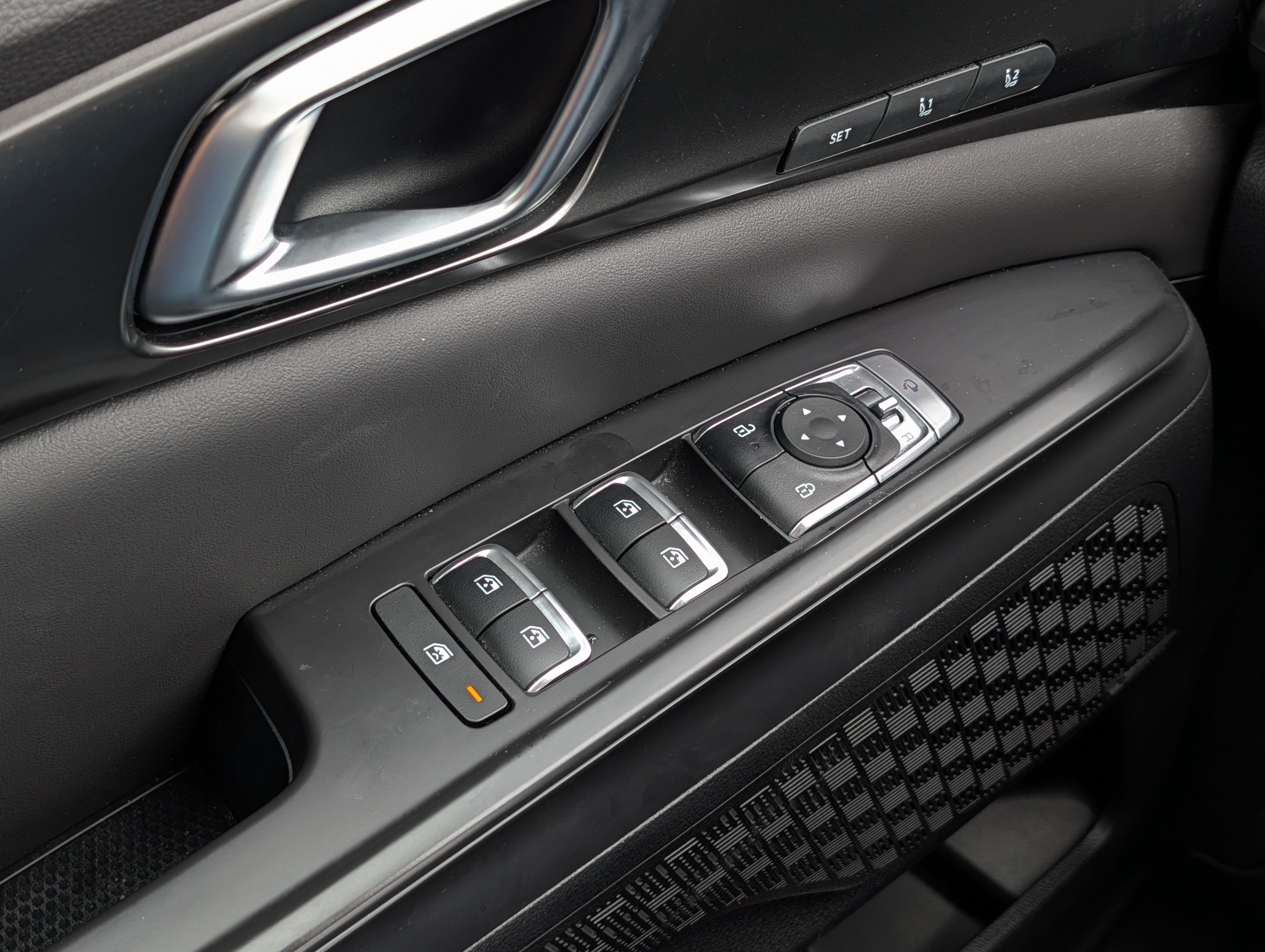 Certified 2025 Kia Carnival SX Prestige FWD image 19