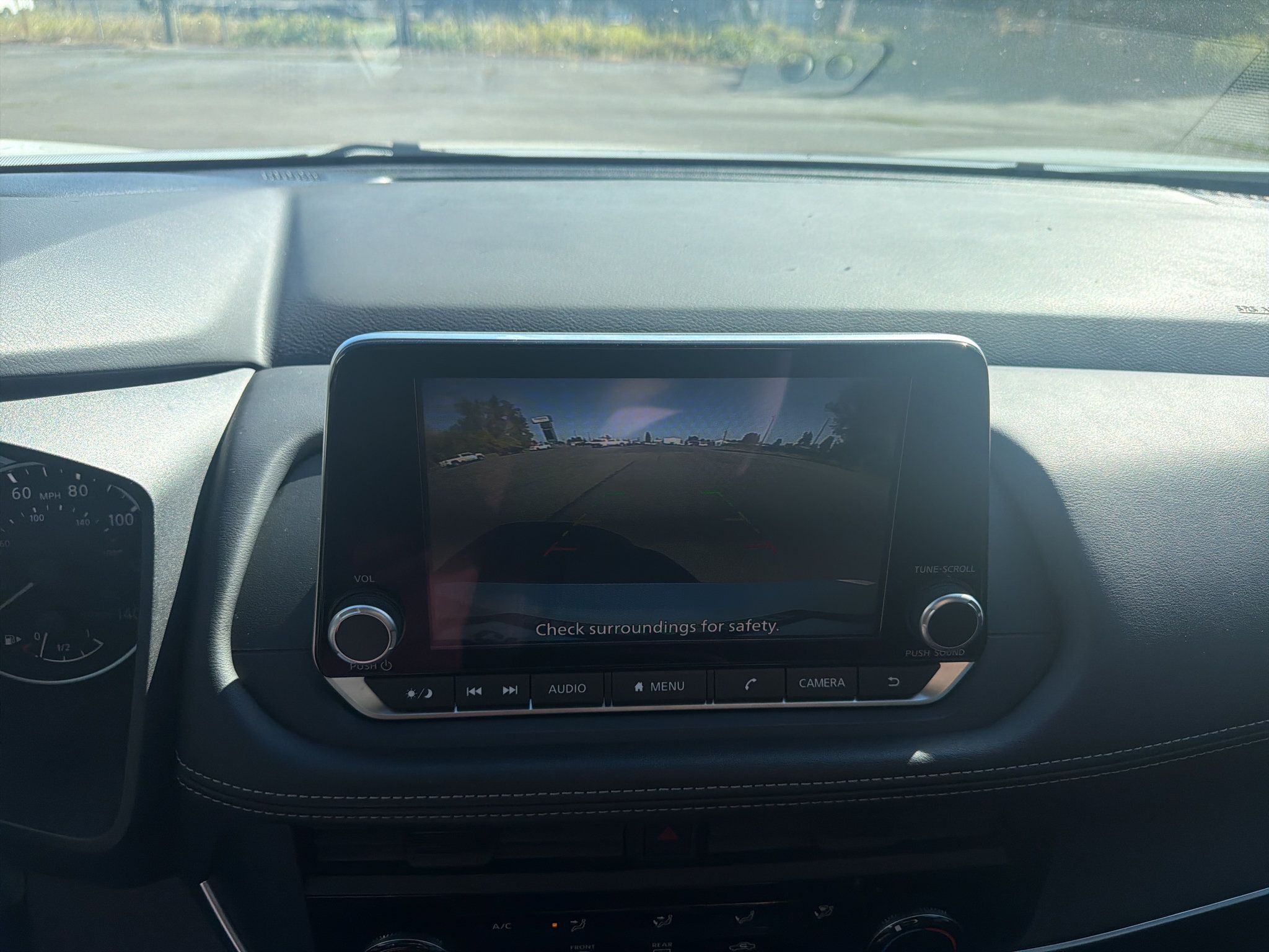 Used 2025 Nissan Rogue S AWD/4WD image 24