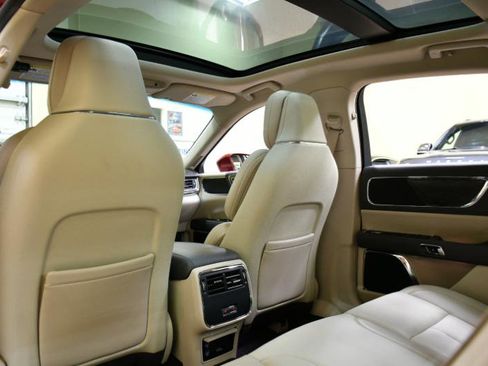 Used 2019 Lincoln Continental Select w/ Continental Climate Package image 39