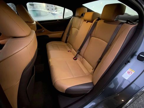 Used 2019 Lexus ES 300h image 20