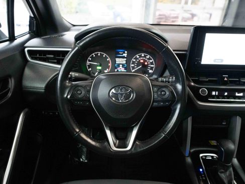 Used 2023 Toyota Corolla Cross SE image 21