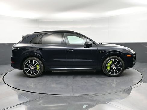Certified 2022 Porsche Cayenne Turbo S image 9