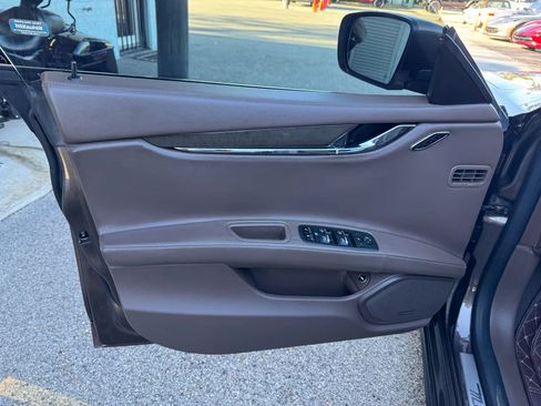 Used 2016 Maserati Quattroporte S image 17