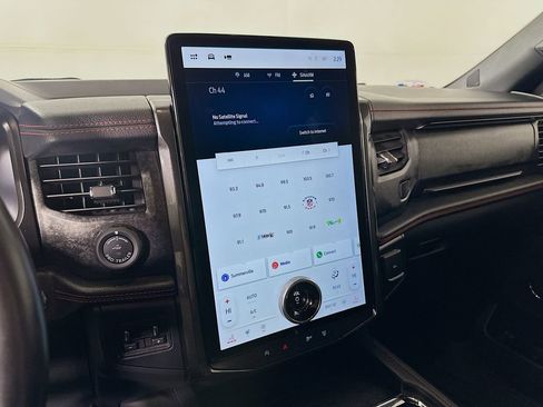 Used 2022 Ford Expedition Max Limited image 31