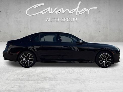 Used 2025 BMW 740i RWD image 17