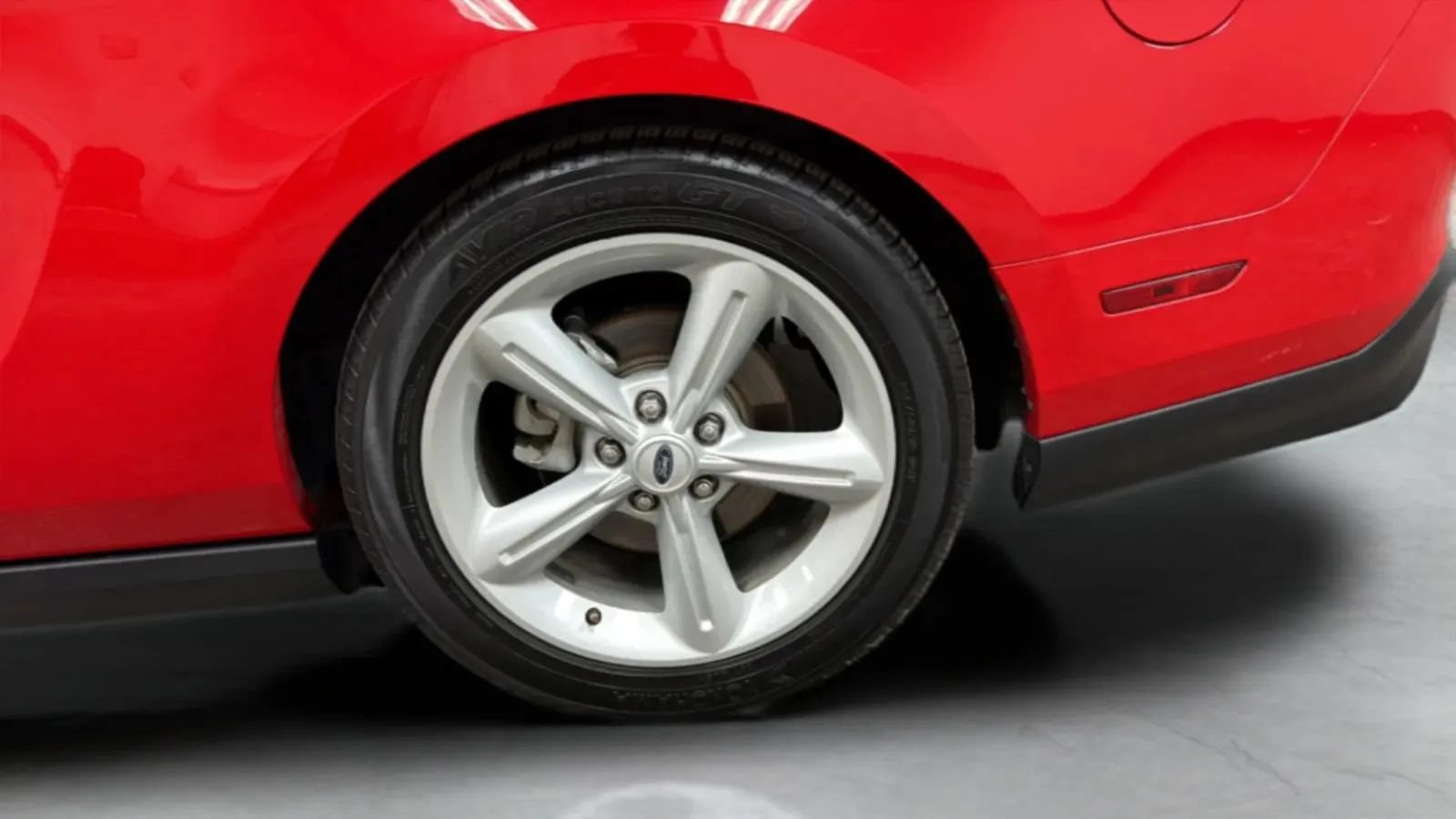 Used 2012 Ford Mustang GT RWD image 25