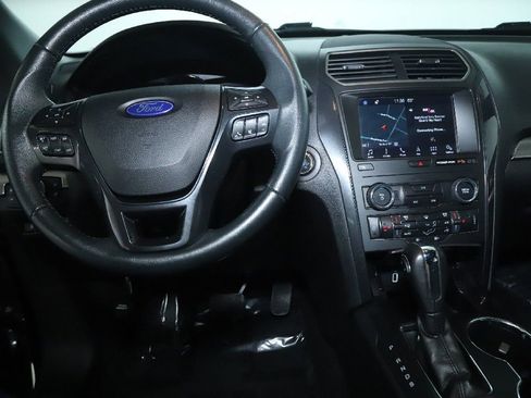 Used 2019 Ford Explorer XLT w/ Equipment Group 202A image 31