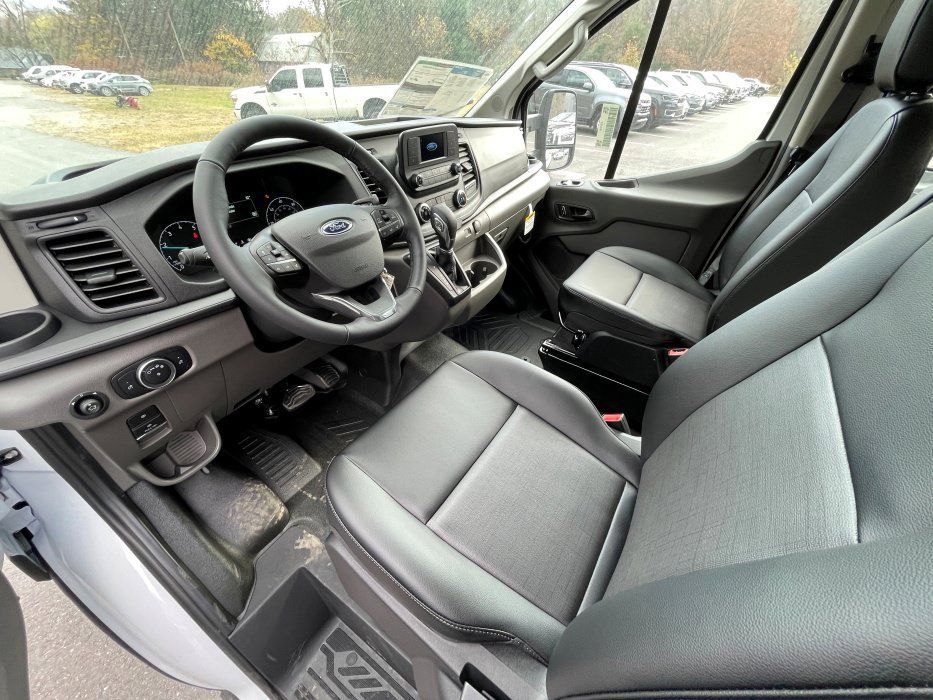 New 2024 Ford Transit 250 Low Roof RWD image 9