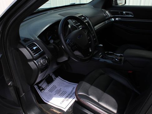 Used 2018 Ford Explorer Sport image 6