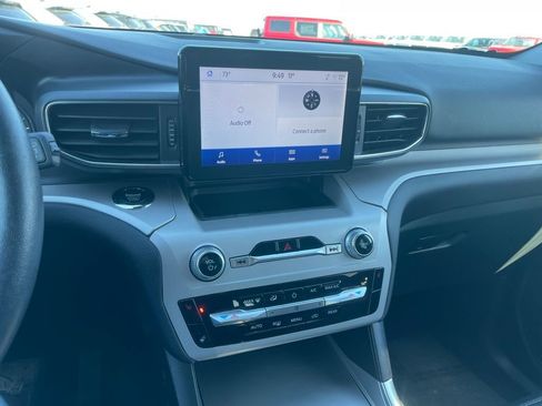 Used 2023 Ford Explorer XLT w/ Equipment Group 202A AWD/4WD image 11