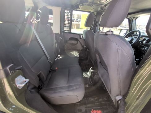 Used 2022 Jeep Wrangler Unlimited Sport image 32