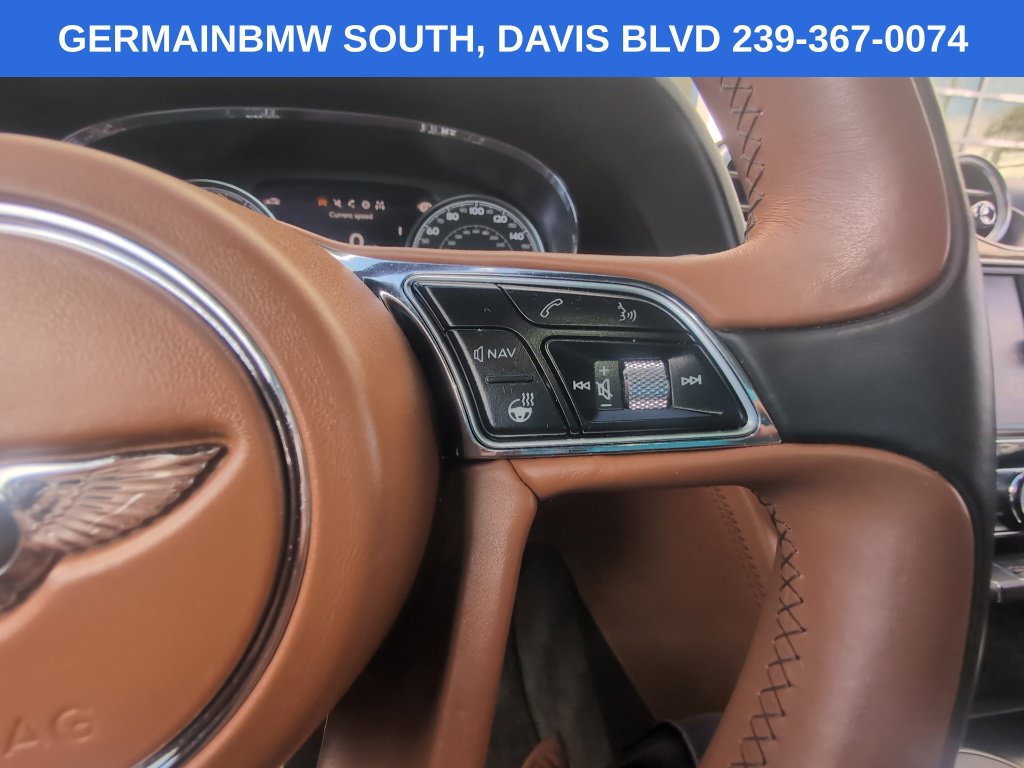 Used 2017 Bentley Bentayga AWD/4WD image 29