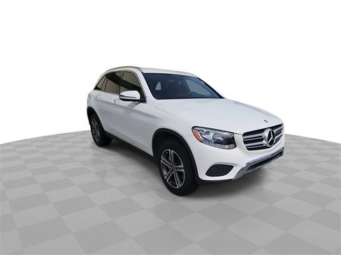 Used 2019 Mercedes-Benz GLC 300 image 2