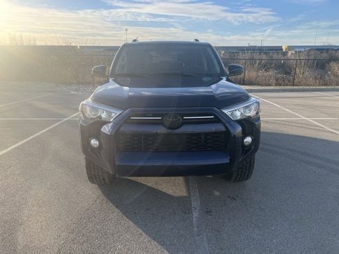 Used 2020 Toyota 4Runner SR5 image 2
