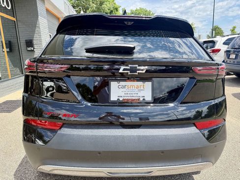 Used 2023 Chevrolet Bolt EUV Premier w/ Redline Edition FWD image 9