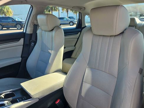 Certified 2018 Honda Accord Touring image 12