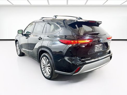 Used 2021 Toyota Highlander Platinum FWD image 6
