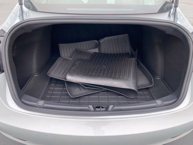 Used 2020 Tesla Model 3 Standard Range Plus RWD image 8