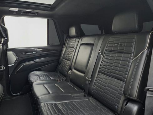 Used 2024 Cadillac Escalade Sport Platinum w/ LPO, ONYX Package AWD/4WD image 16