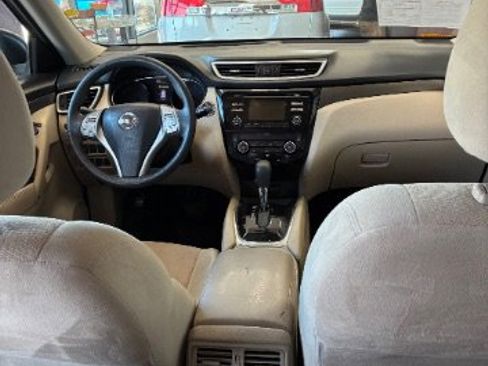 Used 2016 Nissan Rogue SV image 14