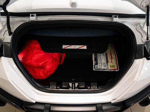 Used 2024 Ferrari Roma Spider image 21