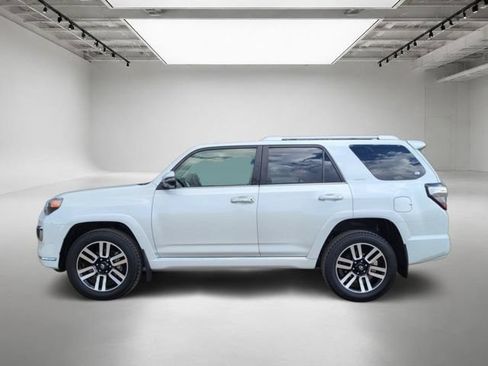 Used 2024 Toyota 4Runner Limited AWD/4WD image 2
