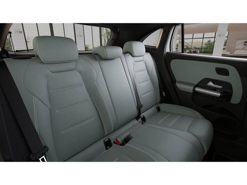 New 2026 Mercedes-Benz GLA 250 4MATIC image 5