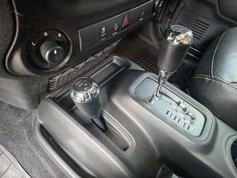 Used 2017 Jeep Wrangler Sport AWD/4WD image 30
