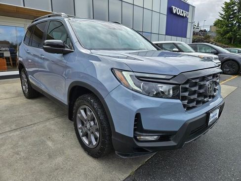Used 2024 Honda Passport TrailSport image 3