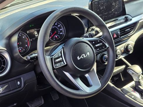 Used 2023 Kia Forte LXS image 9