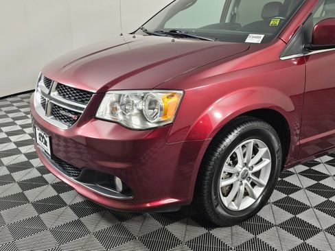 Used 2019 Dodge Grand Caravan SXT image 10