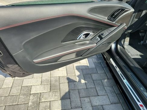 Used 2022 Audi R8 V10 w/ Carbon Exterior Package RWD image 15