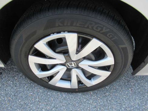 Used 2023 Honda Civic LX image 10
