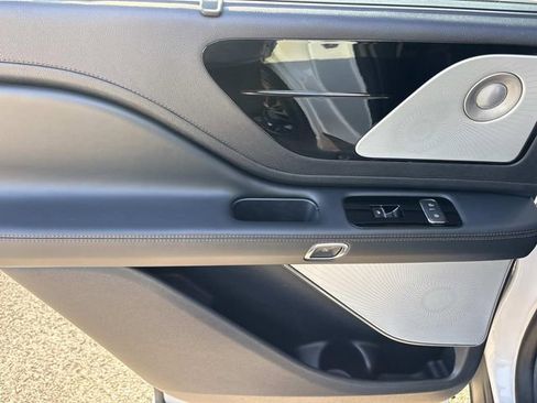 Certified 2025 Lincoln Aviator Reserve w/ Equipment Group 201A image 20