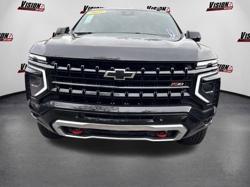 Used 2025 Chevrolet Suburban Z71 w/ Z71 Off-Road Package AWD/4WD image 2
