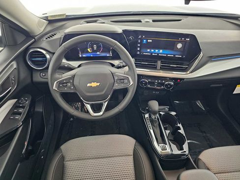 New 2026 Chevrolet Trax LT w/ Driver Confidence Package image 18