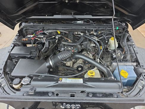 Used 2011 Jeep Wrangler Unlimited Sport image 25