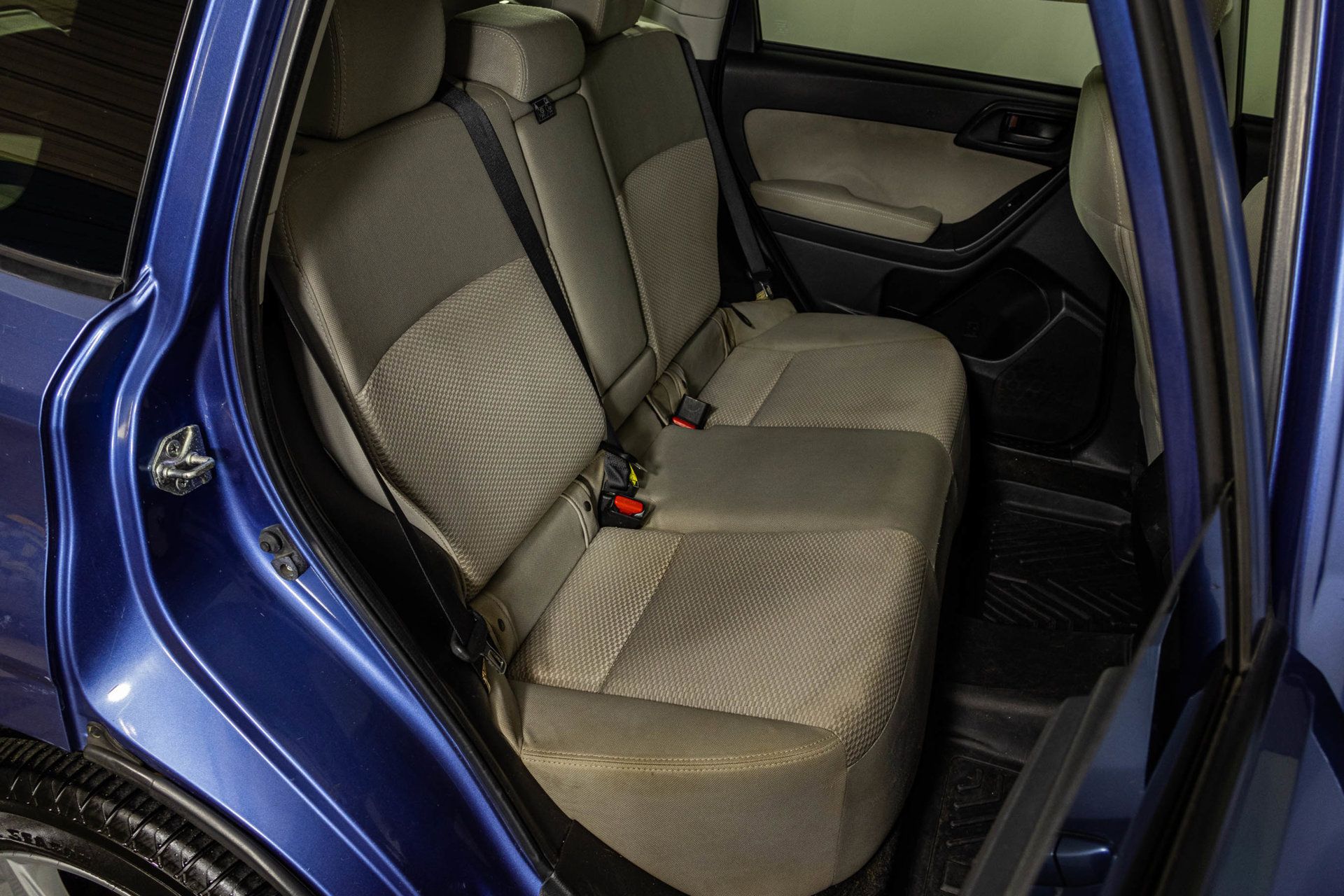 Used 2015 Subaru Forester 2.5i Premium w/ All-Weather Package AWD/4WD image 43