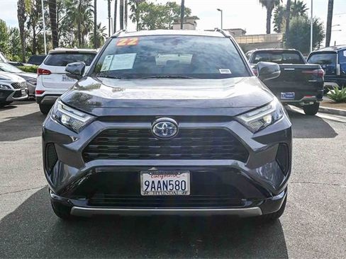 Used 2022 Toyota RAV4 SE image 2
