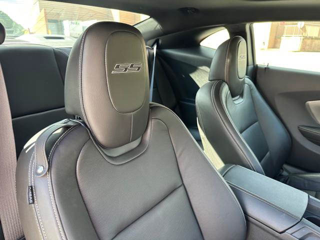 Used 2010 Chevrolet Camaro SS w/ White Stripe Package RWD image 13